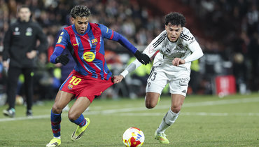 «Барселона» не оступилась в Кубке там, где опозорился «Реал», а «Милан» не дает умереть чемпионской интриге