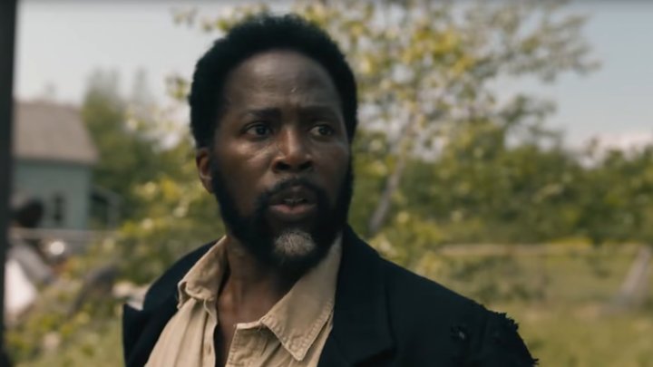 Кадр из сериала «Извне», реж. Джек Бендер, Брэд Тернер, Александра Ла Рош, MGM Television, AGBO, Midnight Radio