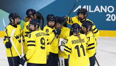 У шведских хоккеисток сломался туалет во время матча на Олимпиаде. Немки не пустили их в свою раздевалку