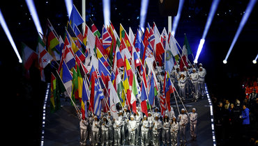 Многонациональный праздник, очереди и российский флаг на трибунах. Что осталось за кадром церемонии открытия Олимпиады
