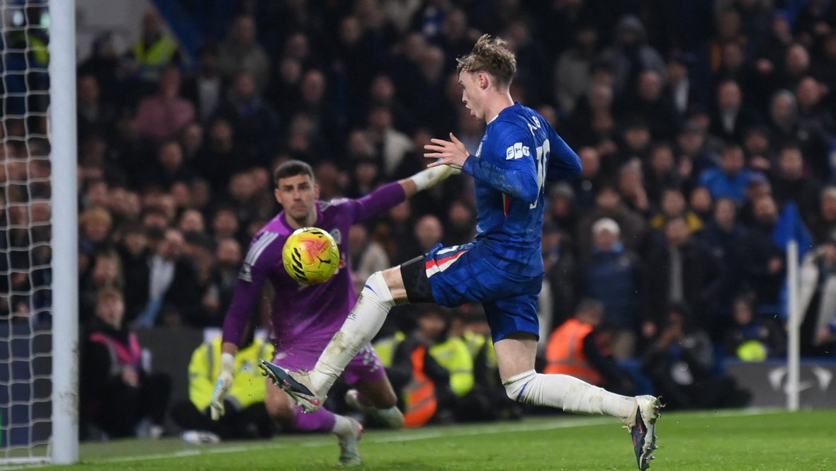 Челси — Лидс, Тоттенхэм — Ньюкасл, Вест Хэм — Манчестер Юнайтед, Наполи — Комо: обзор матчей АПЛ и Кубка Италии 10 февраля — видео голов