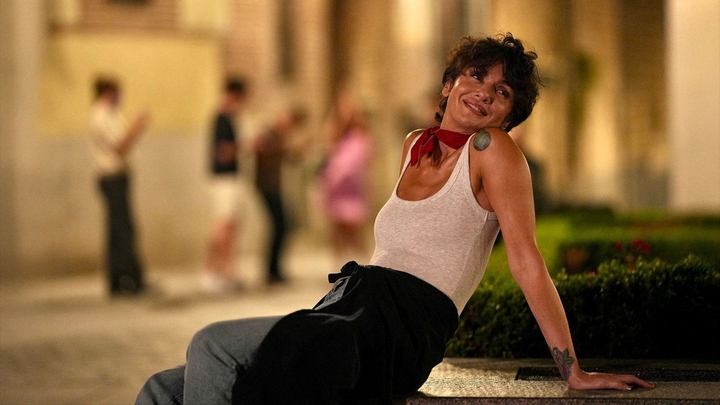 Кадр из сериала «Внезапно», режиссер Бурак Мюждеджи, MF Yapim, Disney+