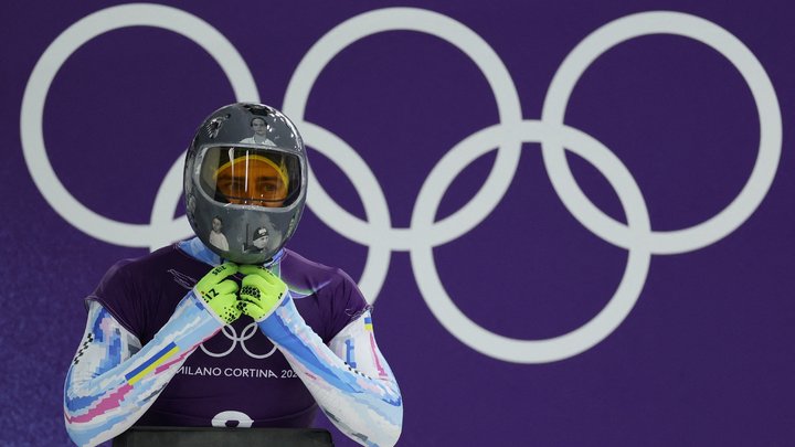 Украинский скелетонист выйдет на старт в запрещенной экипировке. Он не согласен с запретом на «шлем памяти»