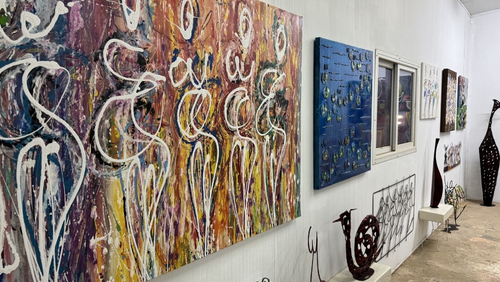 Галерея Jojo в пустыне.