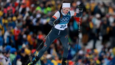 Непряева — мимо топ-20 в раздельной гонке на Олимпиаде. Диггинс со сломанным ребром взяла бронзу