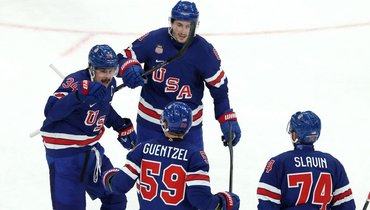 Болельщики достали флаг Гренландии, Дания забила с центра площадки! Но победа все равно досталась Америке