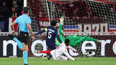 «ПСЖ» обыграл «Монако» в Лиге чемпионов, Сафонов пропустил 2 гола, Головин был удален