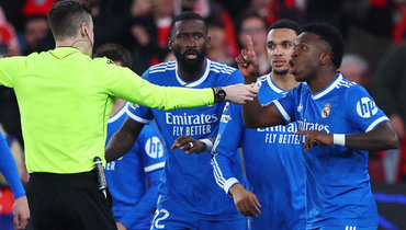 Еще один расистский скандал с Винисиусом — теперь в Лиге чемпионов! Похоже, его назвали обезьяной