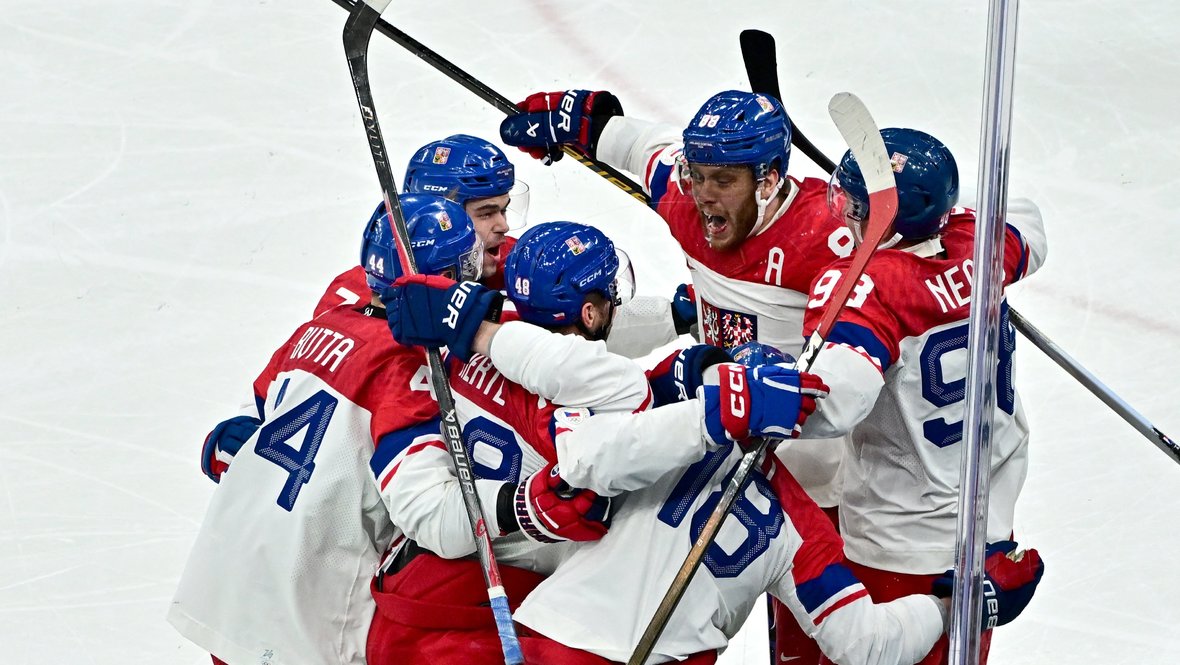 Канада — Чехия на Олимпиаде 2026: на льду находилось одновременно шесть полевых игроков во время матча 1/4 финала 18 февраля — подробности скандала