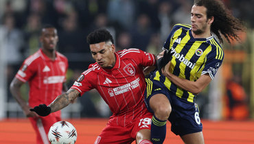 «Фенербахче» — «Ноттингем Форест»: Лига Европы, первый стыковой матч, видеообзор