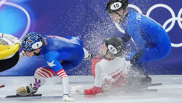 Чуть не лишилась глаза на Олимпиаде. Польской спортсменке порезали лицо коньком во время соревнований по шорт-треку