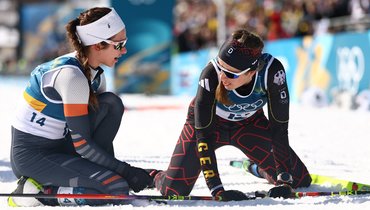 Непряева заработала дисквалификацию в последней гонке Олимпиады: пробежала половину на чужих лыжах