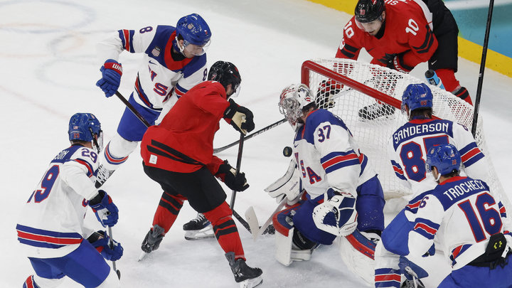 Канадцы играли лучше. Но кто победил в этом галактическом хоккее — тот и заслужил золото!