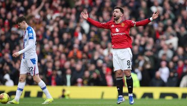 «МЮ» уже в топ-3 АПЛ! Команда Майкла Кэррика дожала «Кристал Пэлас» после спорного удаления