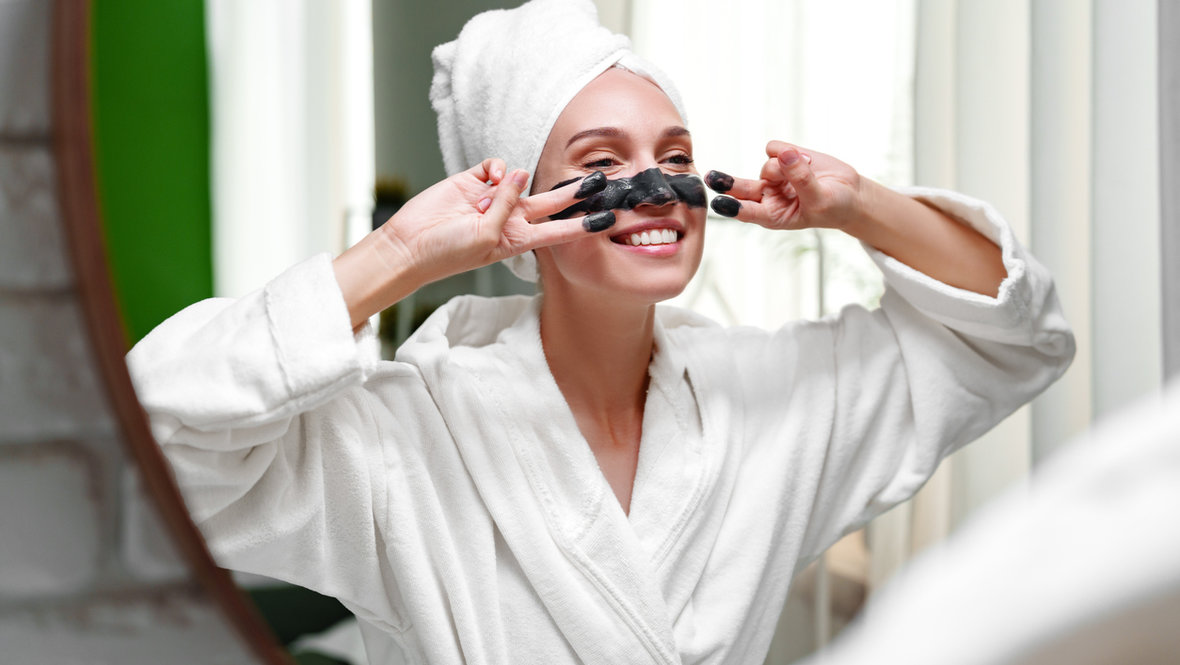 Дерматолог ответила, как избавиться от черных точек