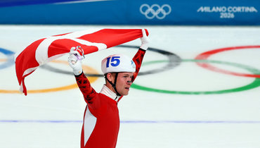 «На Олимпиаде нет призовых и поддержки». Серебряный призер Игр-2026 в конькобежном спорте продает свой комбинезон