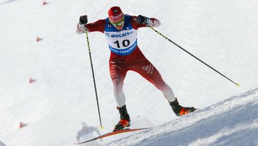 Большунов остался без золота в эстафете. Он второй год подряд проигрывает финиш Забалуеву