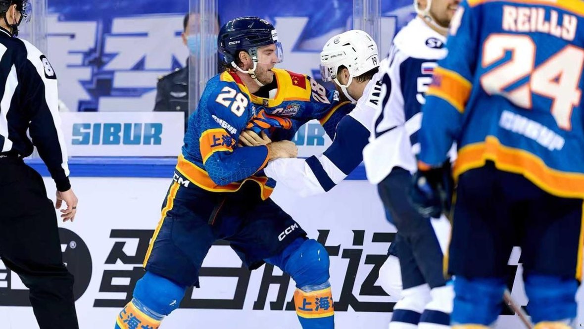 Шанхай Дрэгонс — Сибирь: репортаж с вынесенного матча КХЛ в Шанхае 5 марта 2026 года — видео голов