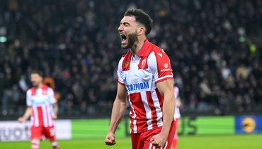 В Тикнизяна плюнули во время матча Кубка Сербии. Он ответил: оформил гол-шедевр и поиздевался над трибунами