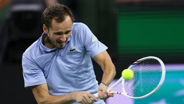 Медведев вышел в третий круг Индиан-Уэллса. Он единственный из «русской тройки» справился c джетлагом