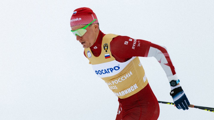 «Удалось победить с отрывом». Большунов — 30-кратный чемпион России — он уверенно выиграл марафон на Сахалине