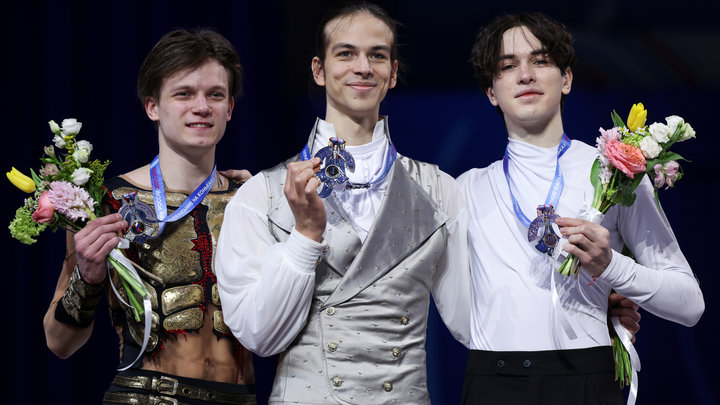 Гуменник с золотом, Трусова болела за мужа с сыном на руках, игрушки для Мишина: кадры финала Гран-при России