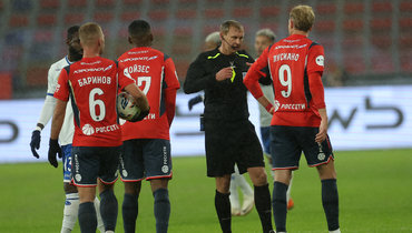 Лусиано извинился перед Осипенко за удар ногой в плечо в матче ЦСКА — «Динамо»