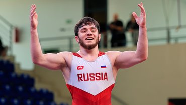 «Терпи, моя красавица». Борец Исламгереев ответил украинцу, который устроил провокацию во время гимна России