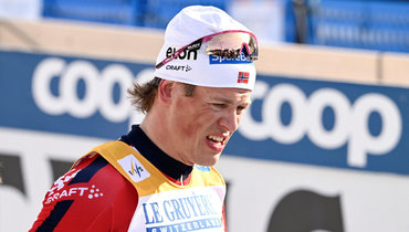 «Сезон может быть окончен». Клебо увезли в больницу после падения в спринте на этапе Кубка мира в Драммене