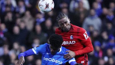 «Генк» — «Фрайбург»: Лига Европы, первый матч 1/8 финала, видеообзор