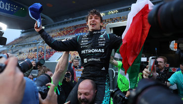 Антонелли победил в Шанхае: дубль «Мерседеса» и первый подиум Хэмилтона за «Феррари»