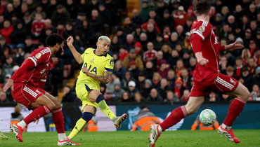 «Тоттенхэм» показал признаки жизни и выгрыз ничью на «Энфилде». «Ливерпуль» провел безобразный матч