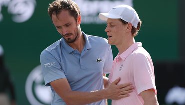 Медведев проиграл Синнеру в финале турнира в Индиан-Уэллсе