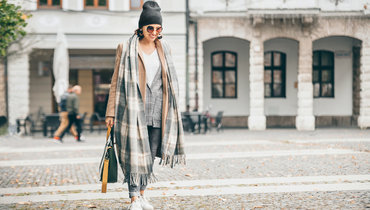 Лор объяснила, почему нужно обязательно носить шапку в начале весны