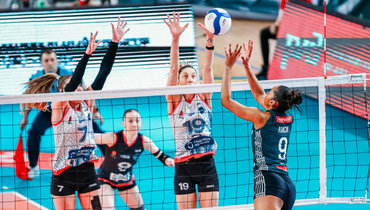 «Локомотив» сложил чемпионские полномочия. В четвертьфинале калининградок остановило «Заречье»