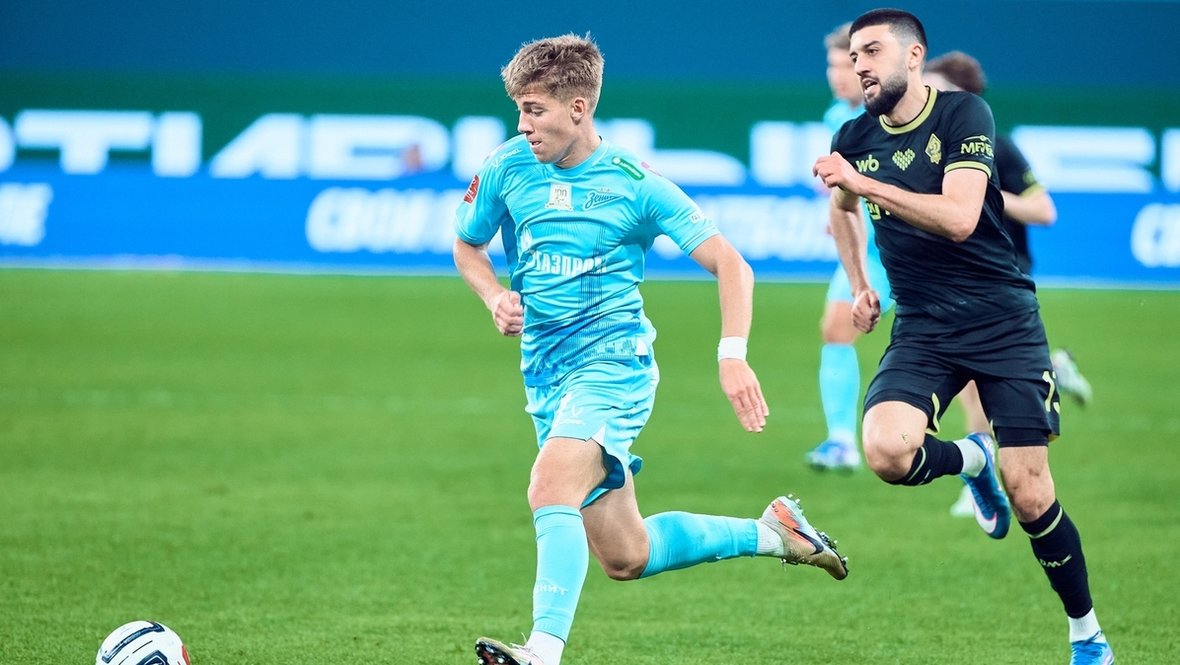 Гаджи Гаджиев: матч махачкалинского Динамо с Зенитом и спорный пенальти — интервью почетного президента клуба