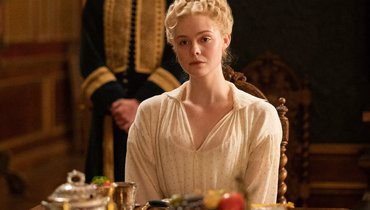 Кадр из сериала «Великая», реж. Колин Бакси, Мэттью Мур, Бен Чессель, Hulu