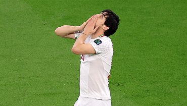 «Предатель Родины». Азмуна исключили из сборной Ирана за фото с лидером ОАЭ