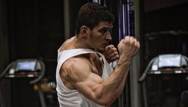 Хороший сон, отказ от сахара и жесткая дисциплина. Как Евлоев стал таким мощным, рельефным и выносливым