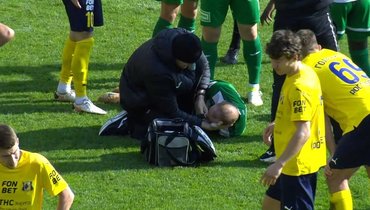 Защитник «Ахмата» Богосавац потерял сознание в матче с «Ростовом». Игроку попали коленом в лицо
