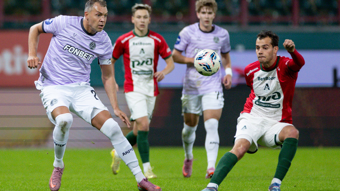 Шесть голов за 32 минуты и приз для Батракова: «Локомотив» разгромил «Акрон»