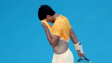 «Выглядел уязвимым и потерянным». Алькарас может упустить лидерство в мужском теннисе