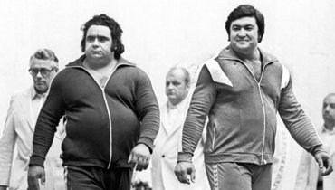 Почему в СССР так плохо кормили? Жаловались штангист Алексеев, борцы, иностранцы и даже Троцкий с Шульгиным