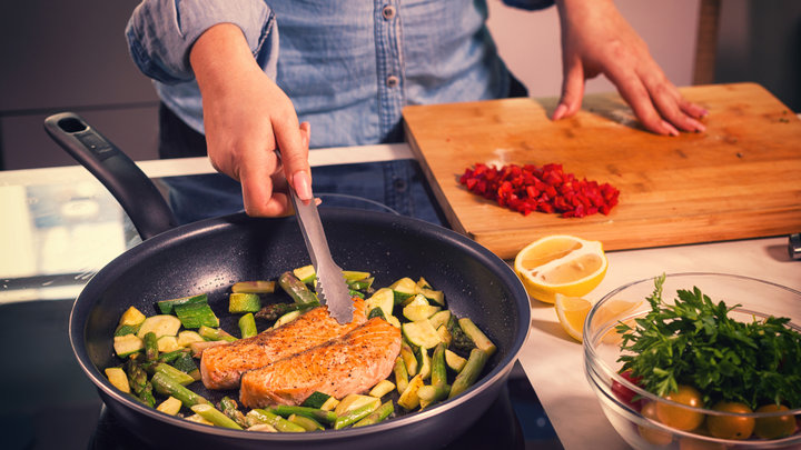 После шести — не приговор: 3 рыбных ужина, которые не отразятся на талии