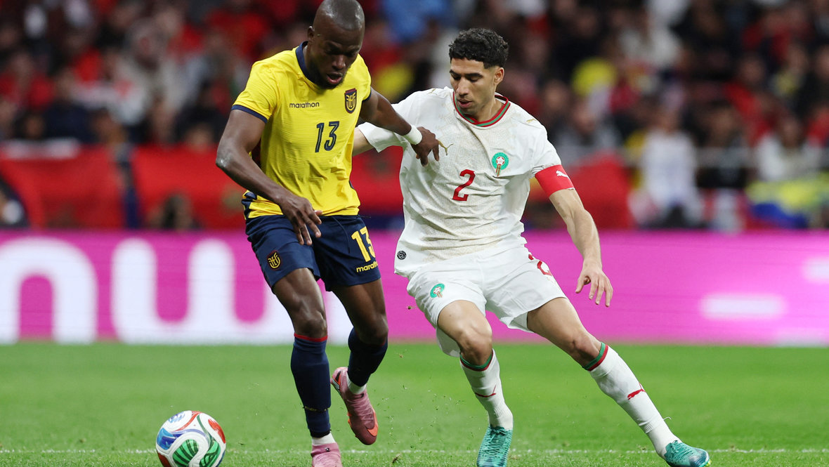 Момент атаки в матче Марокко - Эквадор