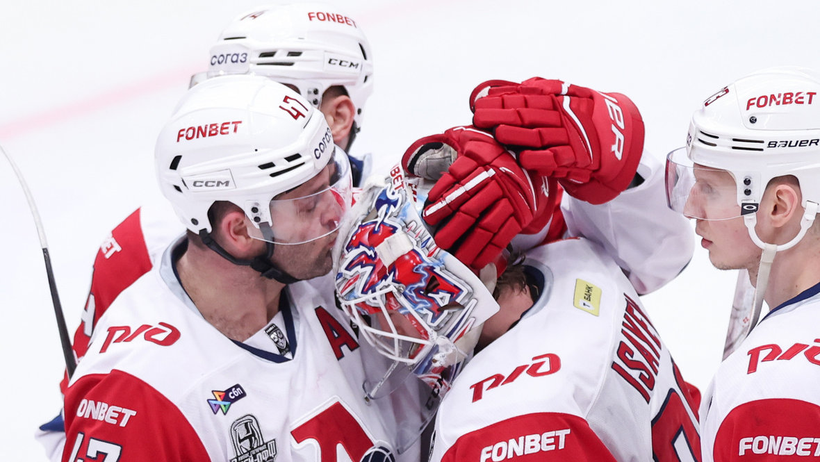 Поцелуй Радулова, взгляд Ковальчука и победа «Локомотива» над «Спартаком»