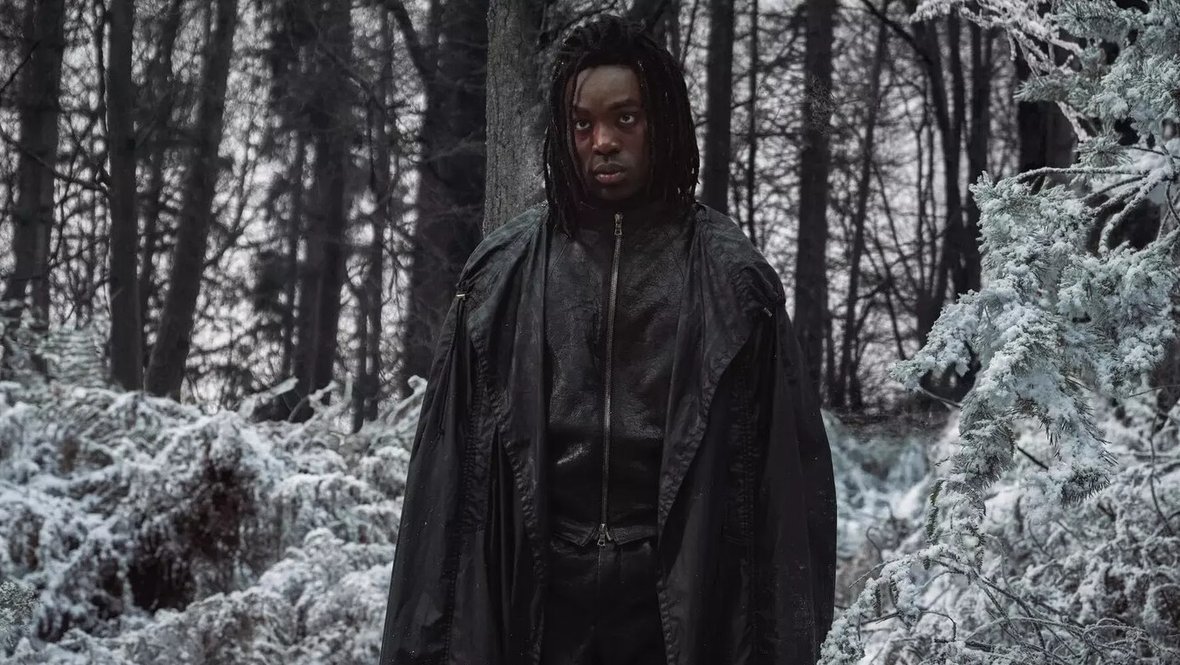 На съемках сериала по «Гарри Поттеру» усилили охрану из-за угроз в адрес актера Паапы Эссьеду