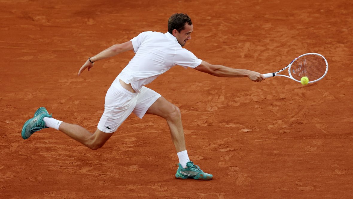 Где выступят Даниил Медведев, Мирра Андреева, Карен Хачанов и Андрей Рублев весной 2026 года: прогнозы и расклады на грунтовые турниры