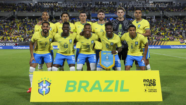 Бразилия победила Хорватию, Дуглас Сантос и Луис Энрике сыграли 76 минут