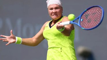 Шнайдер вышла в четвертьфинал турнира в Чарльстоне